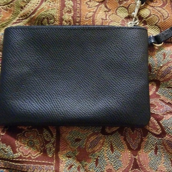 Coach wristlet. - Picture 3 of 4